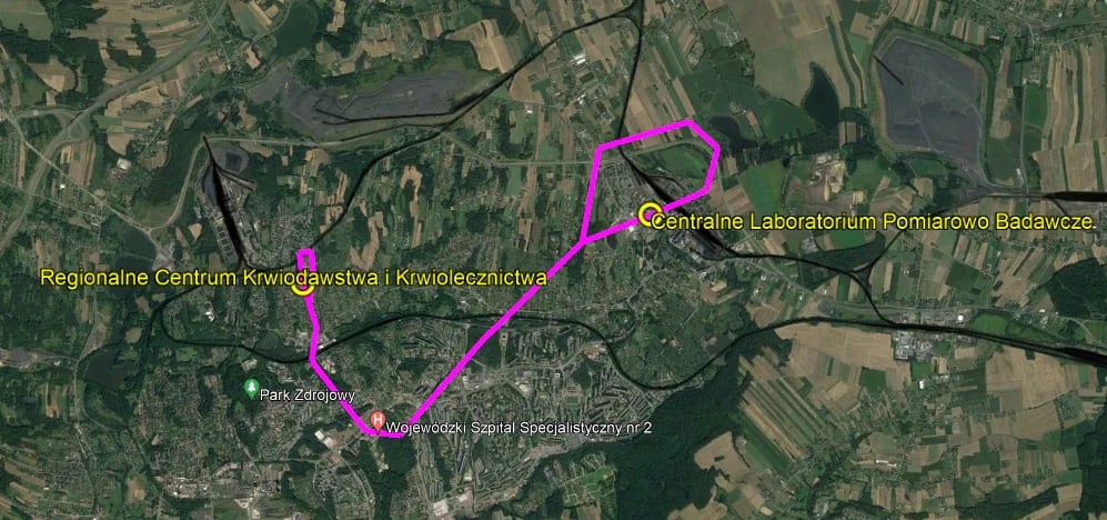 Mapa trasy lotu medycznego między centrum krwiodawstwa a laboratorium